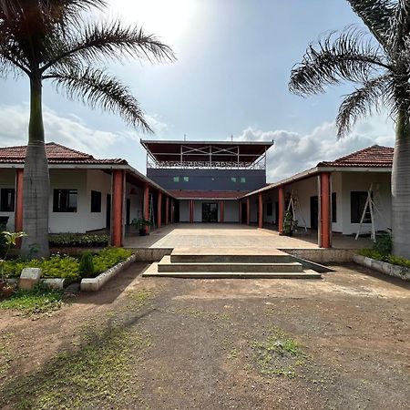 Villa The Sunset Lawns à Pune Extérieur photo