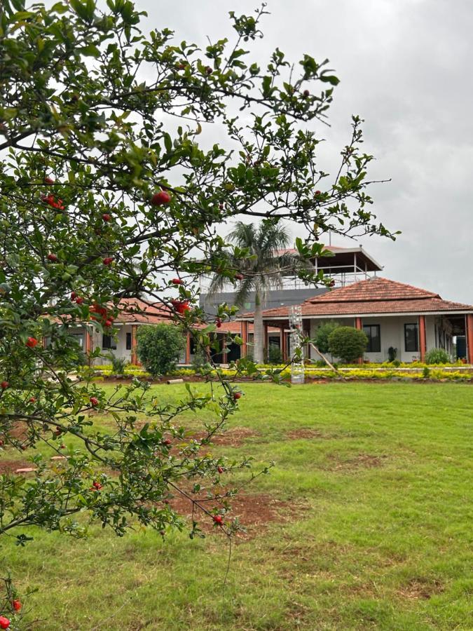 Villa The Sunset Lawns à Pune Extérieur photo